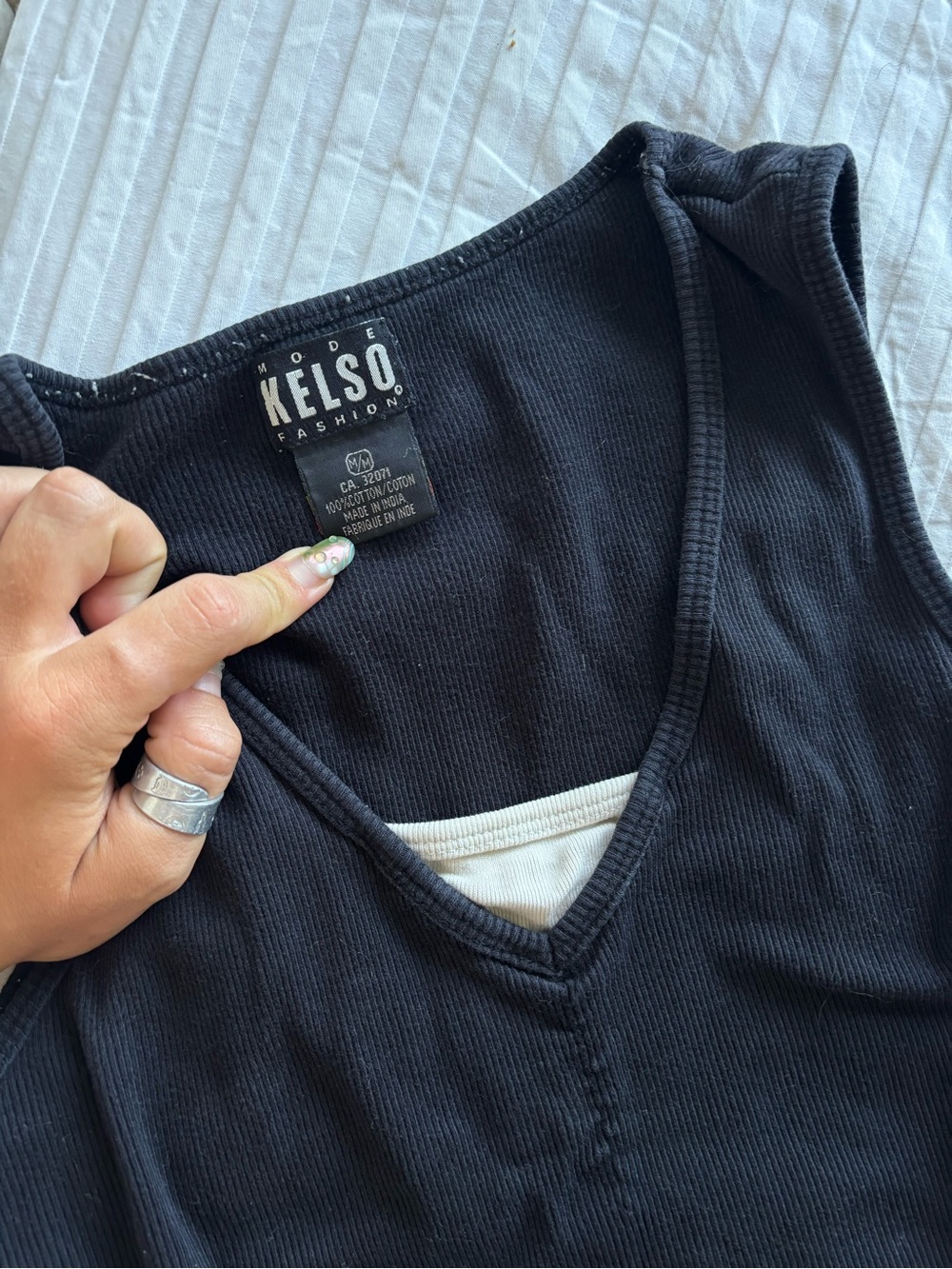 V-Neck Ribbed Layered Tank Top - Picture 3 of 3